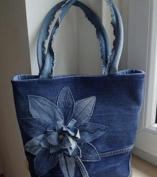 Detailed Guide to Making a Denim Patchwork Bag