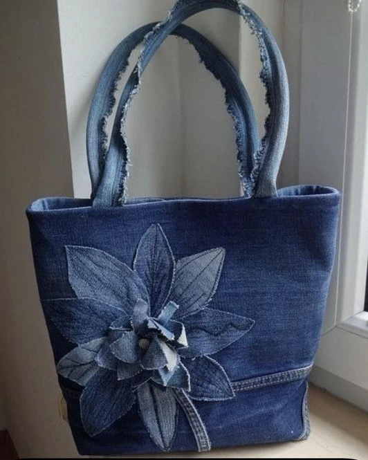Detailed Guide to Making a Denim Patchwork Bag
